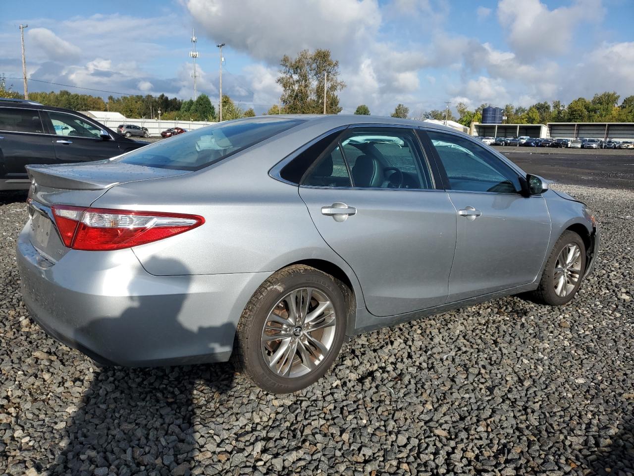 VIN 4T1BF1FK2GU169232 2016 TOYOTA CAMRY no.3