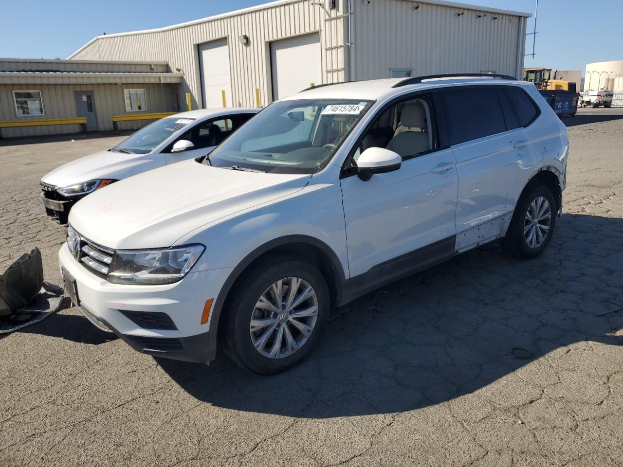 3VV0B7AX2LM144568 2020 VOLKSWAGEN TIGUAN - Image 1