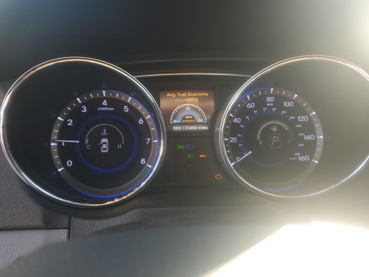 2014 Hyundai Sonata - Image 9