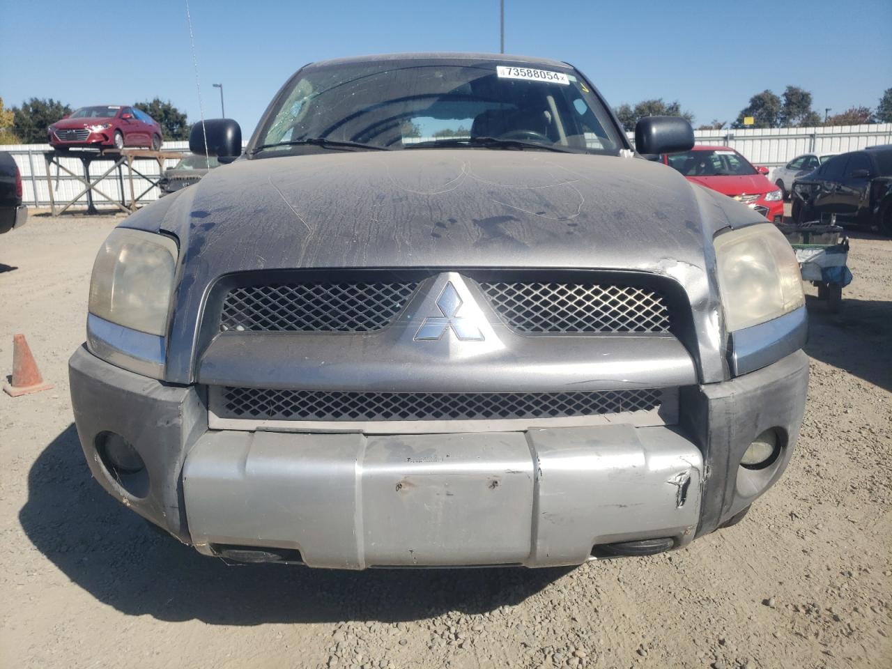2006 Mitsubishi Raider - Image 5