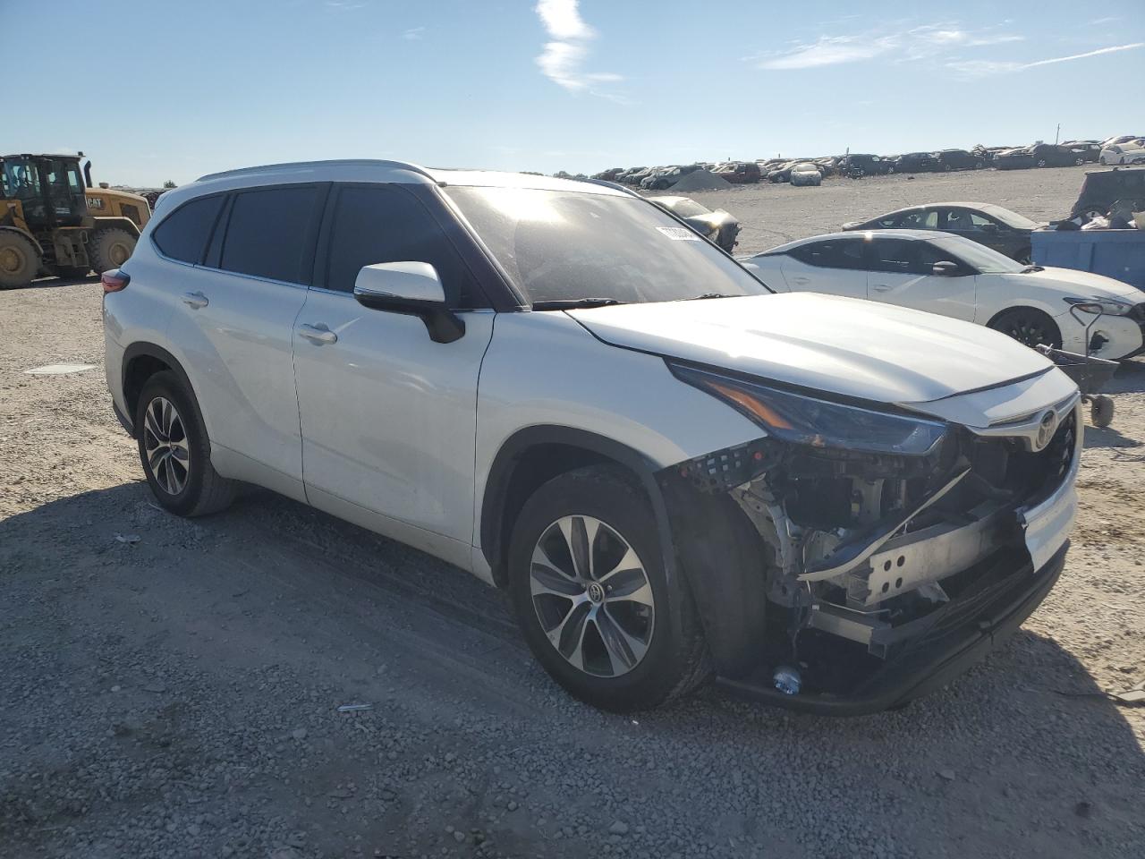 2022 Toyota Highlander - Image 4