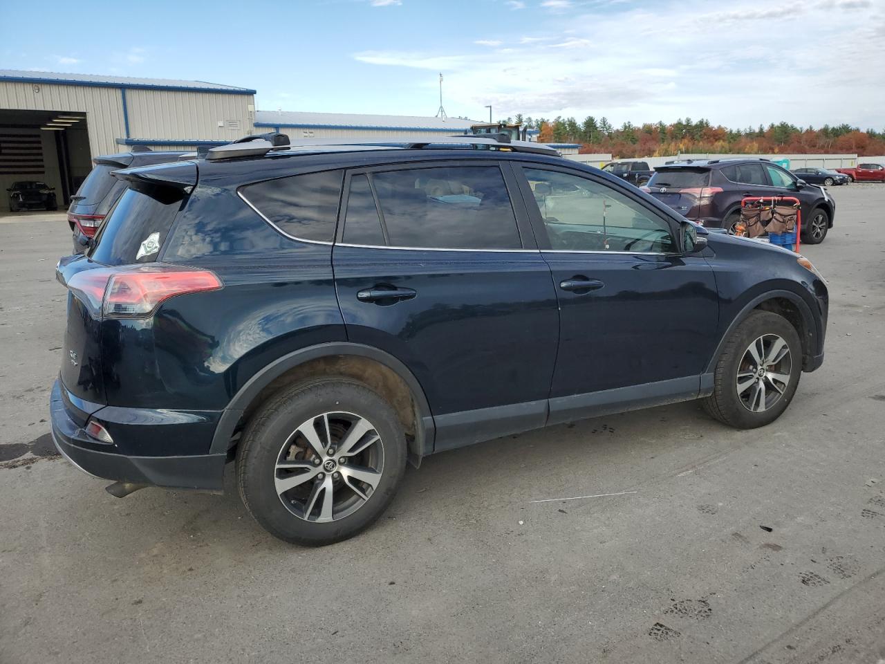 2017 Toyota RAV 4 - Image 3