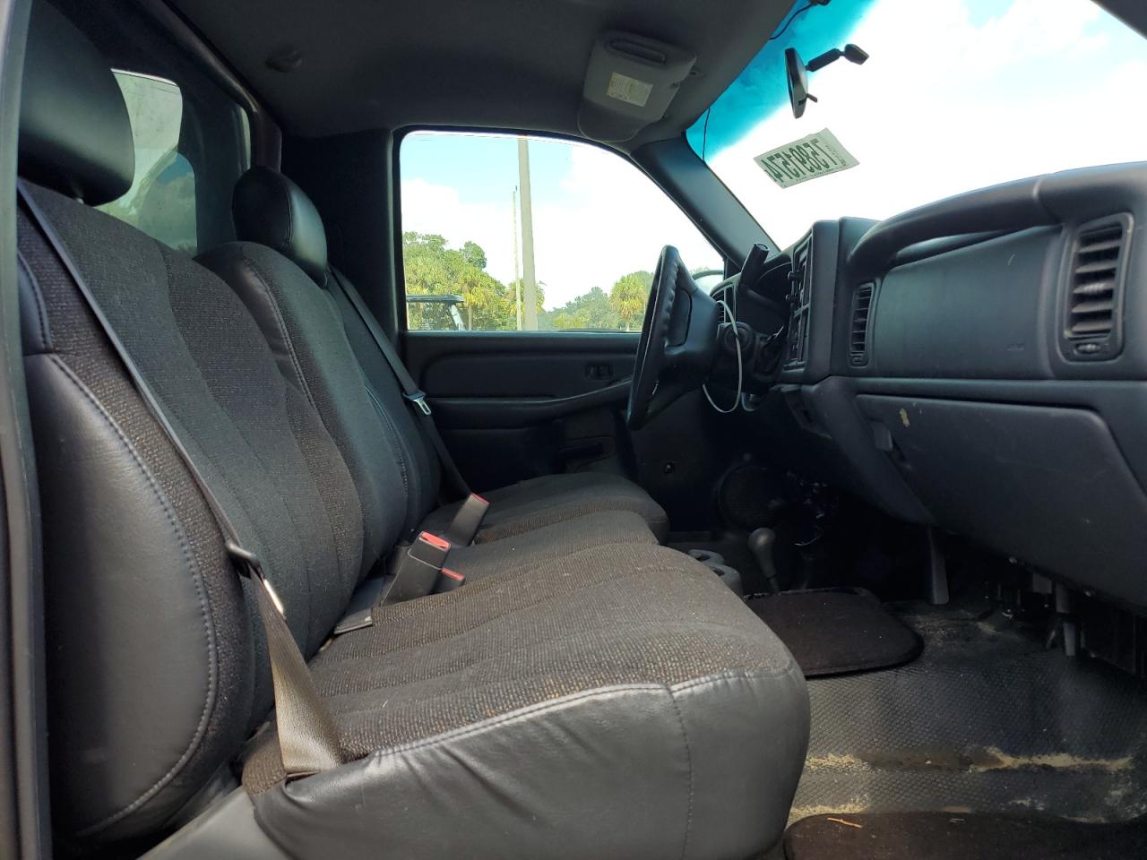 2002 Chevrolet Silverado - Image 10