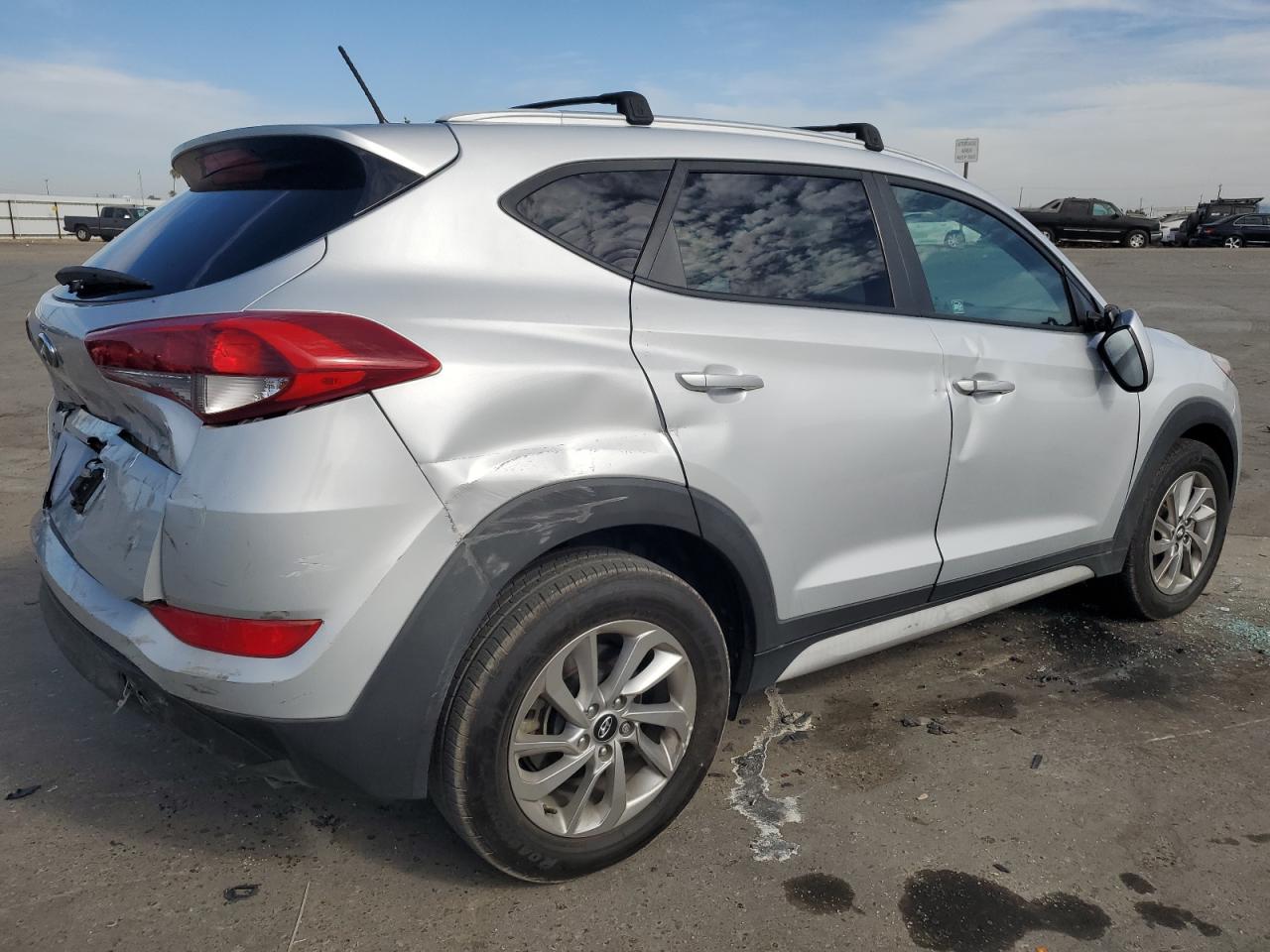 2017 Hyundai Tucson - Image 3