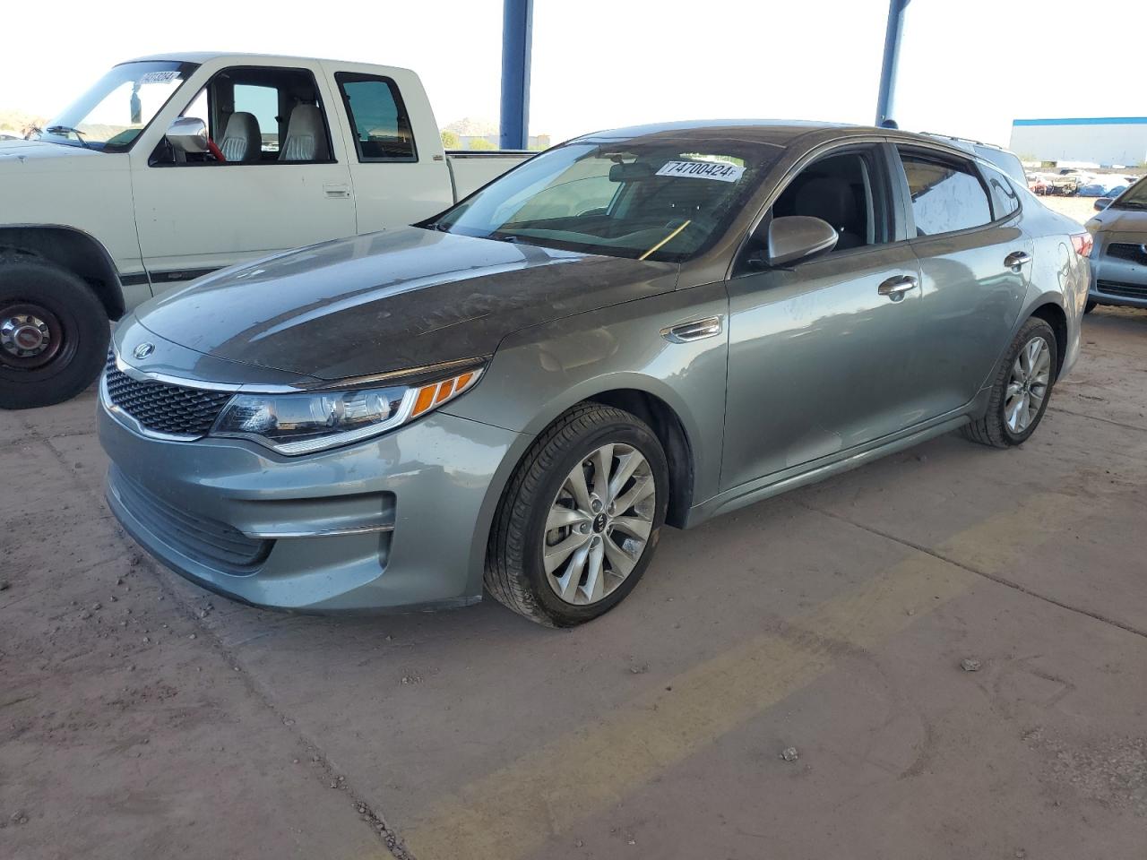 VIN 5XXGT4L3XGG007985 2016 KIA OPTIMA no.1