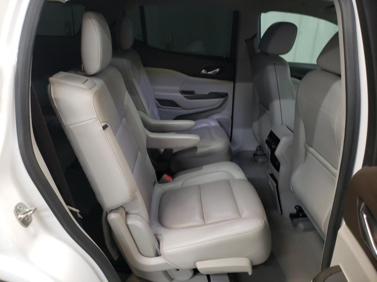 2019 GMC Acadia - Image 11