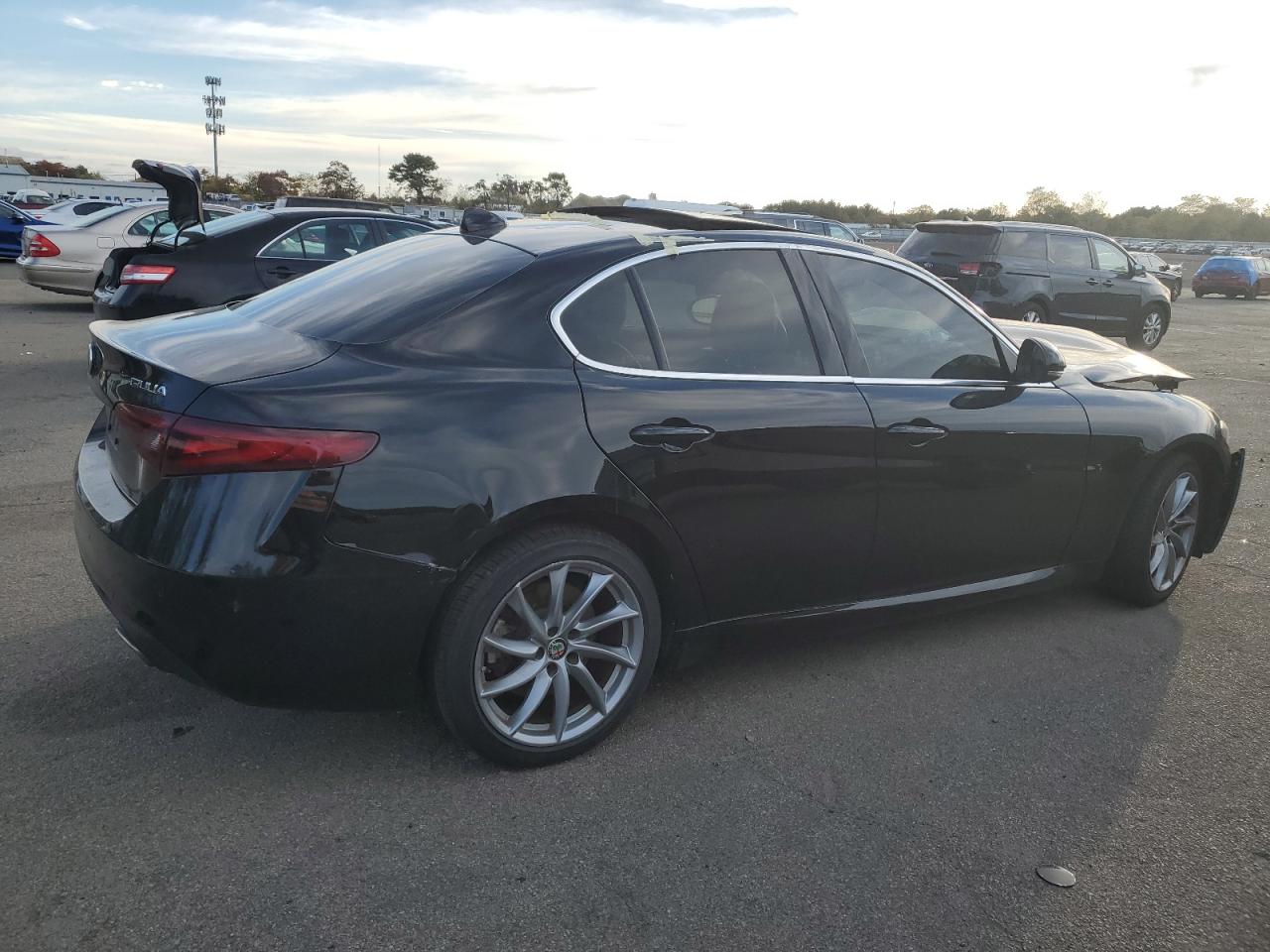 2020 Alfa Romeo Giulia - Image 3