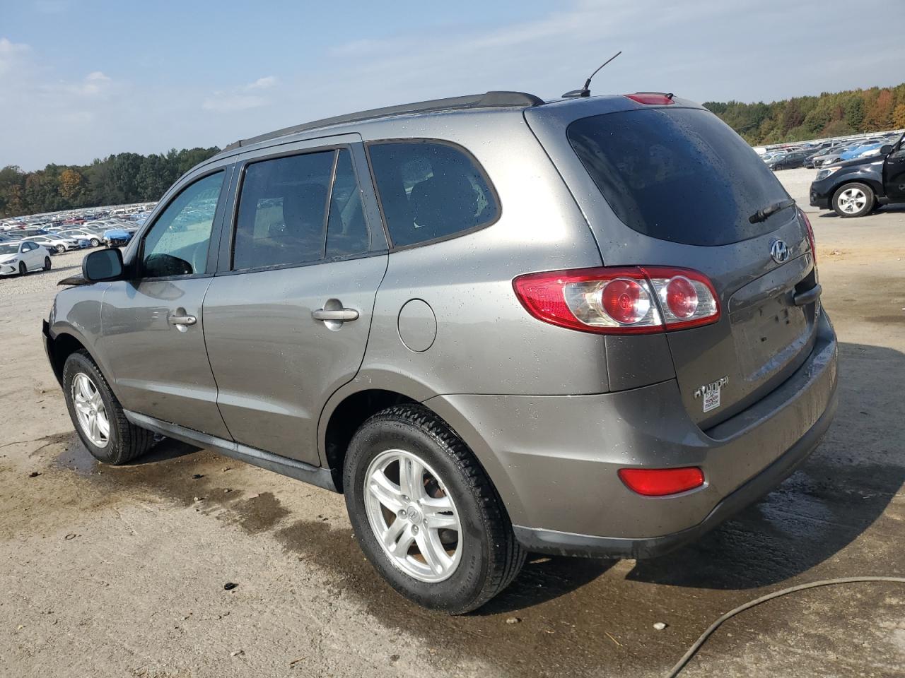 2011 Hyundai Santa Fe - Image 2