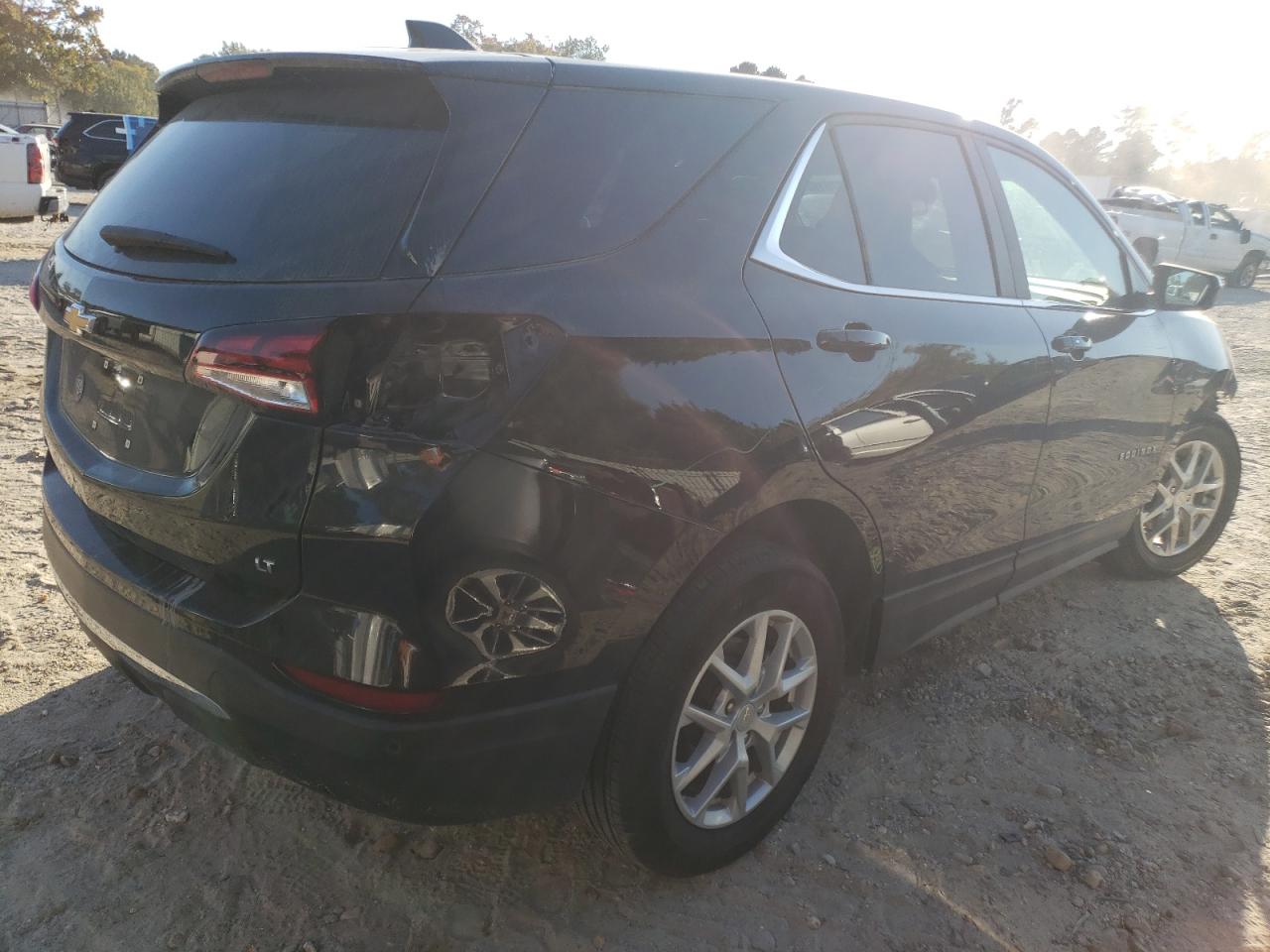 2022 Chevrolet Equinox - Image 3