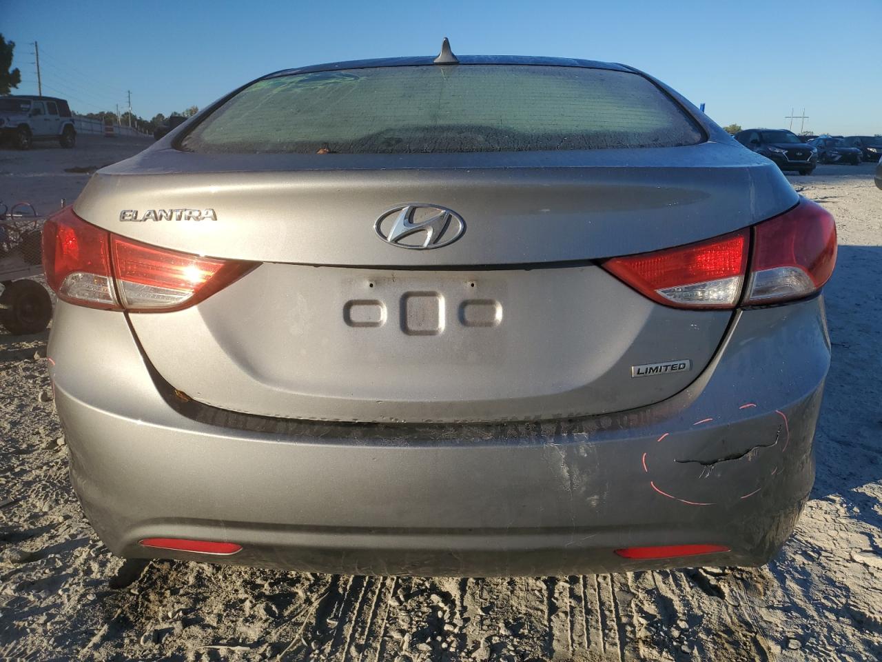 2012 Hyundai Elantra - Image 6