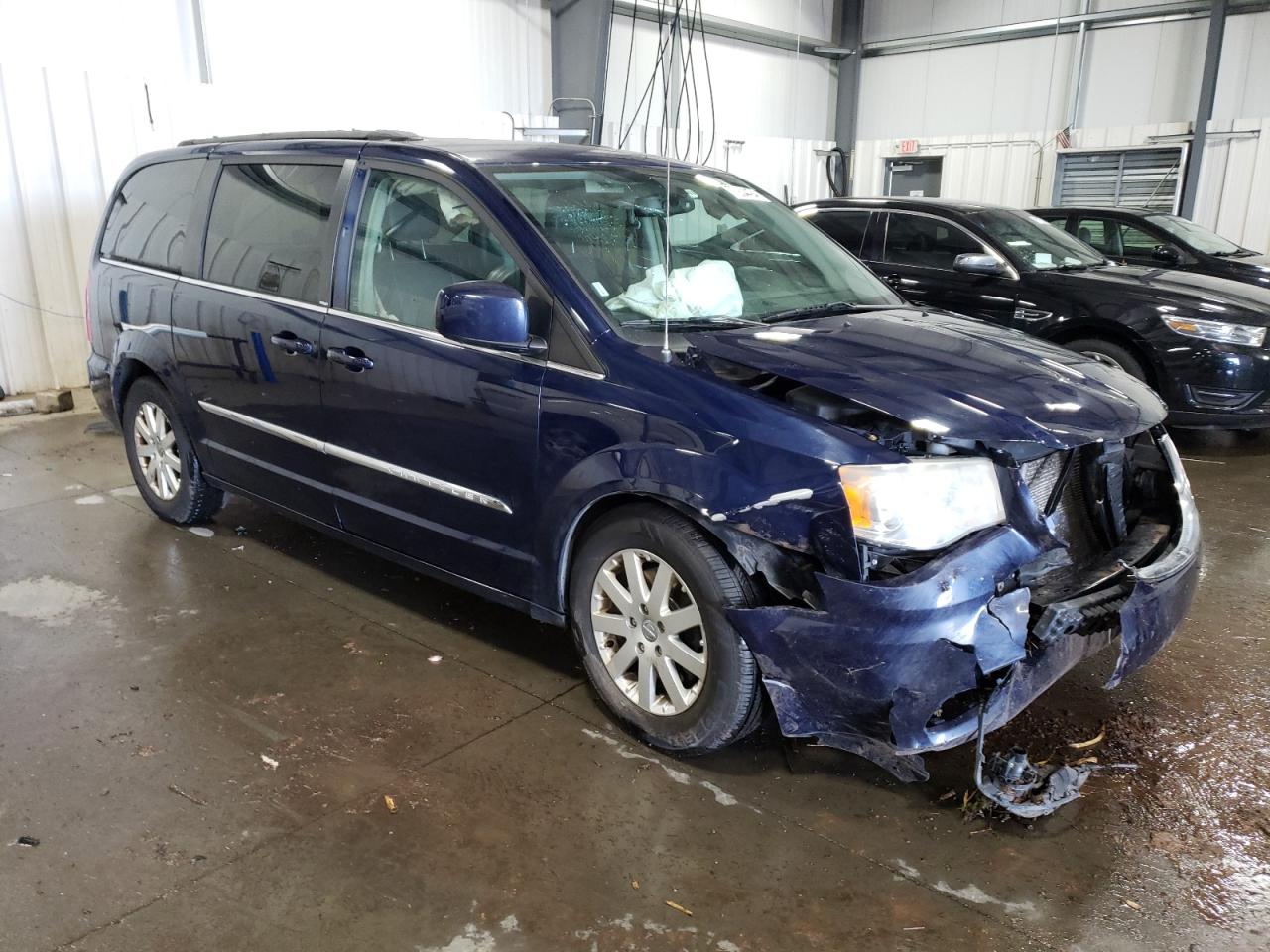2014 Chrysler Town & Country - Image 4