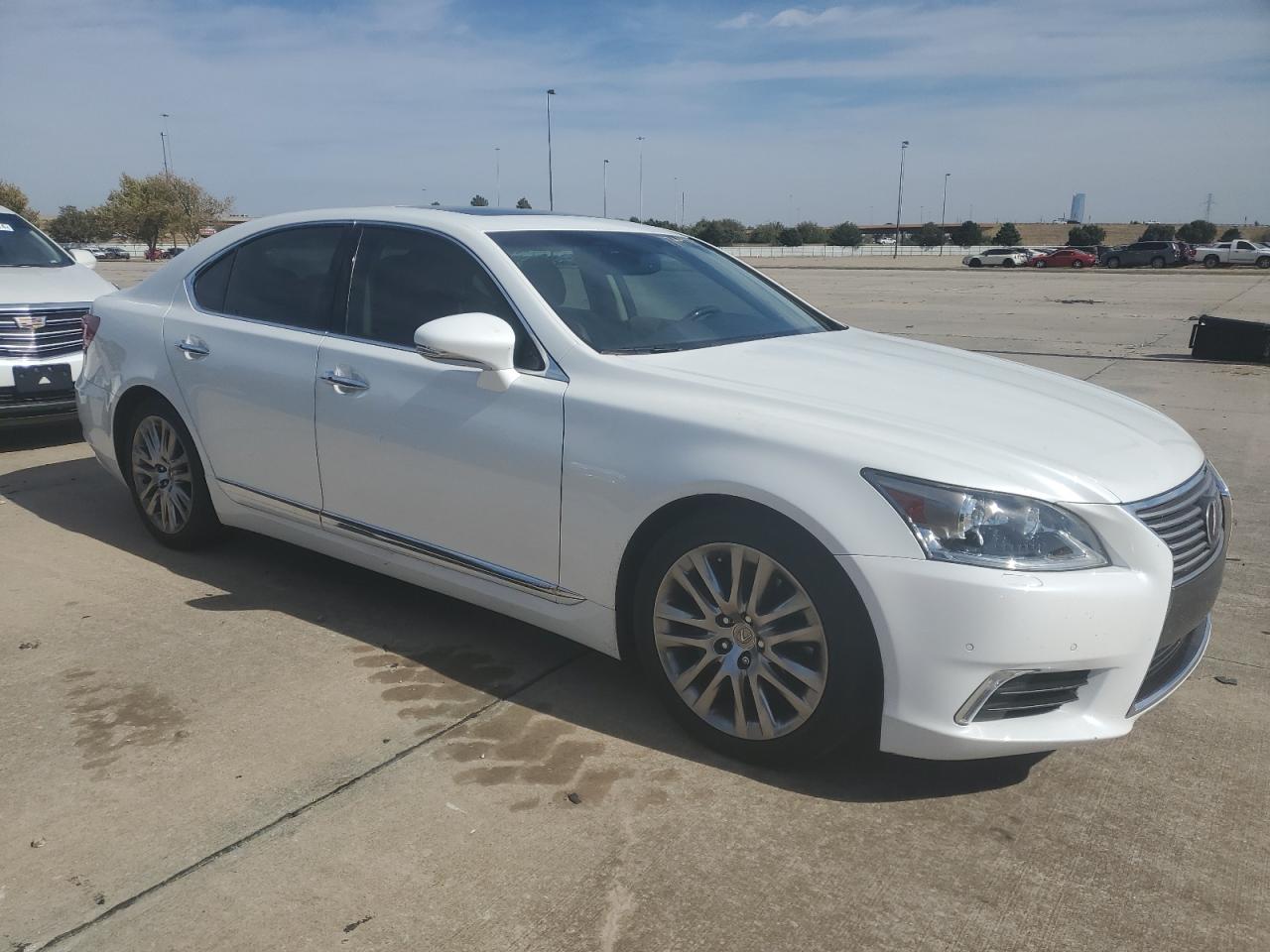 2015 Lexus LS - Image 4