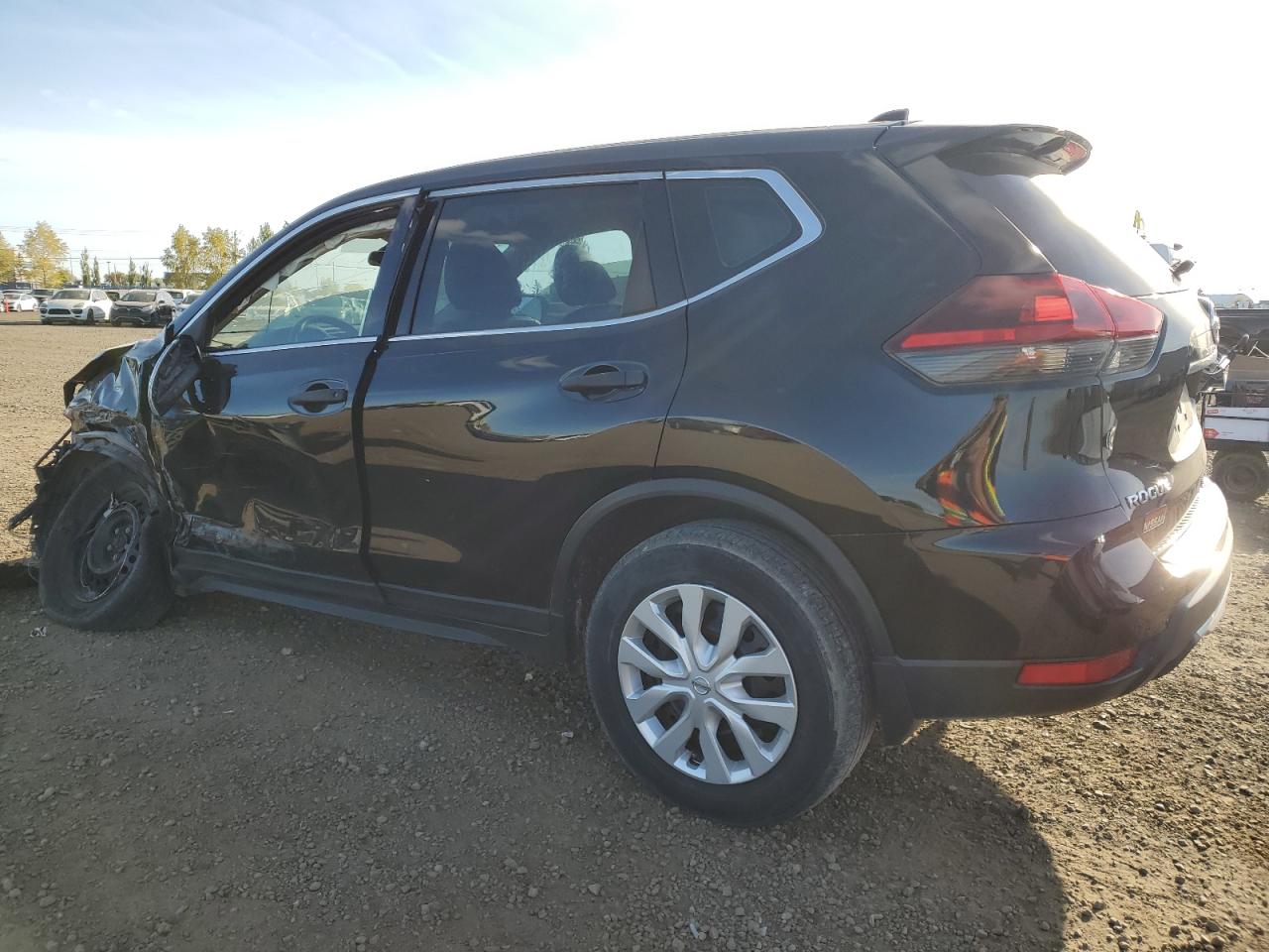 2018 Nissan Rogue - Image 2