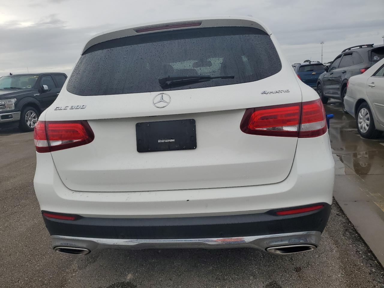 WDC0G4KB1JV051670 2018 Mercedes-Benz Glc 300 4Matic