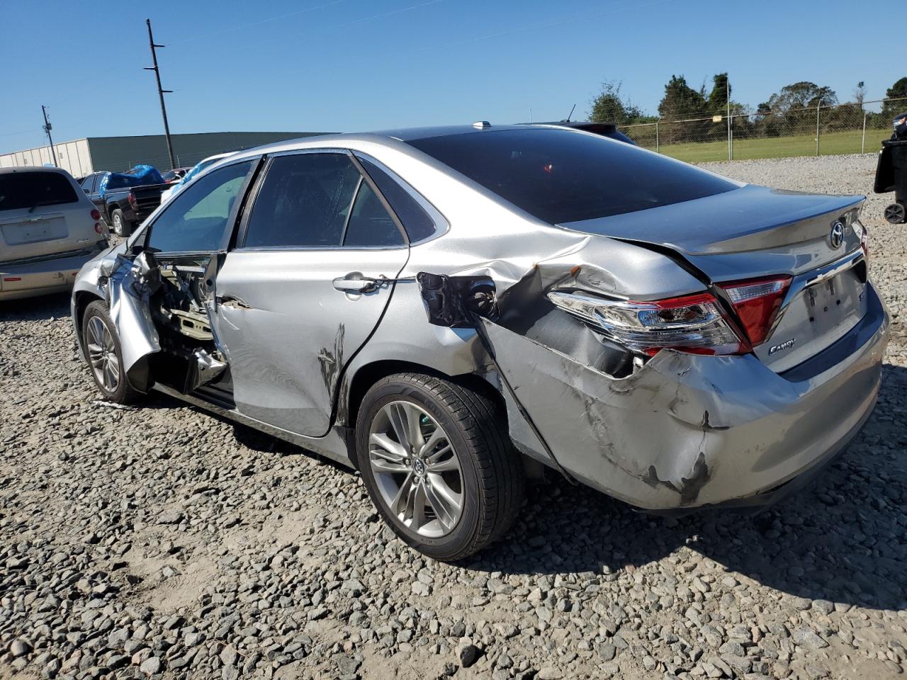 4T1BF1FK6GU529604 2016 TOYOTA CAMRY - Image 2