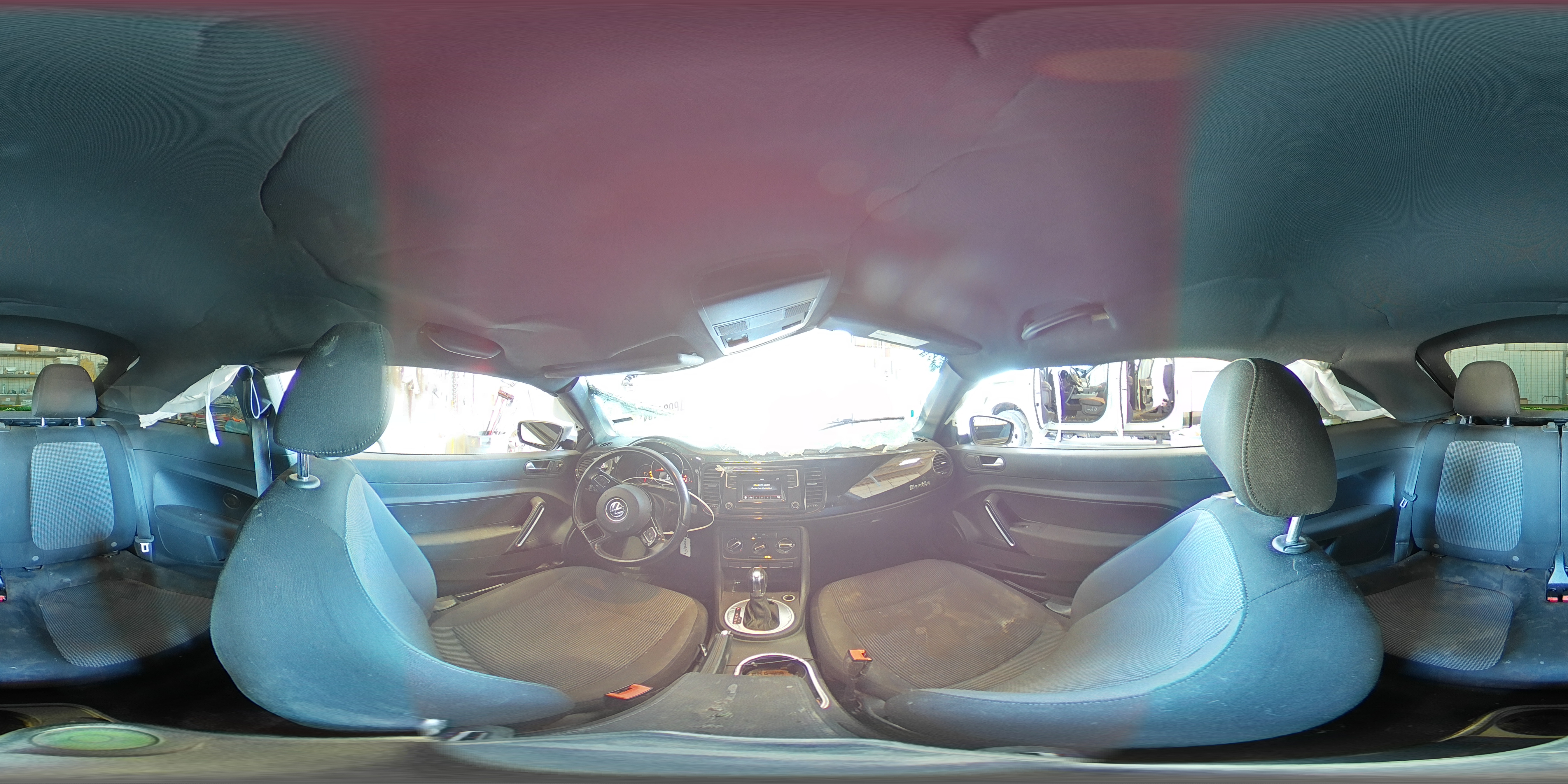 2019 Volkswagen Beetle - Image 13