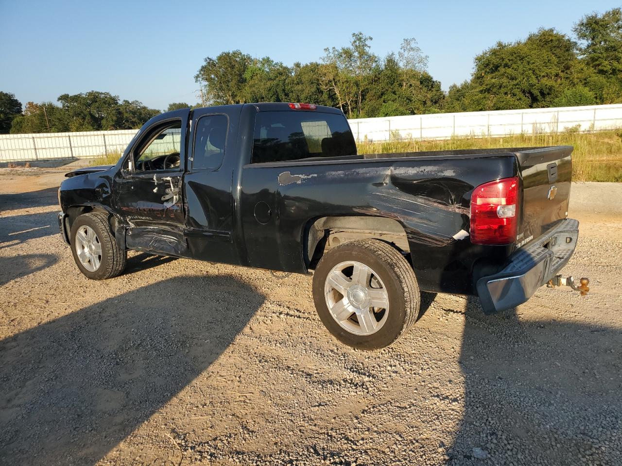 2012 Chevrolet Silverado - Image 2