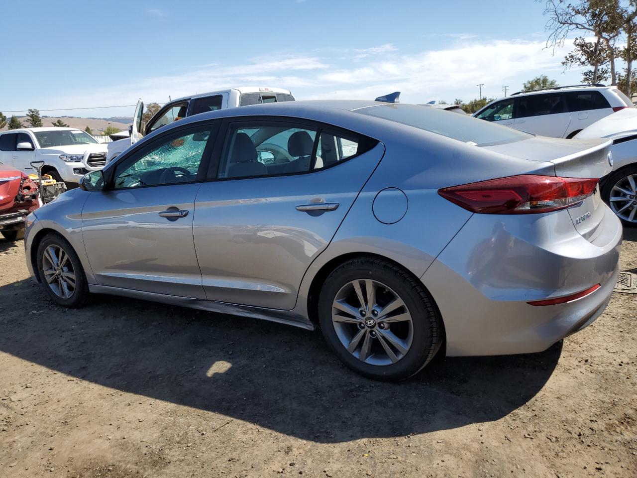 5NPD84LF3HH206770 2017 HYUNDAI ELANTRA - Image 2