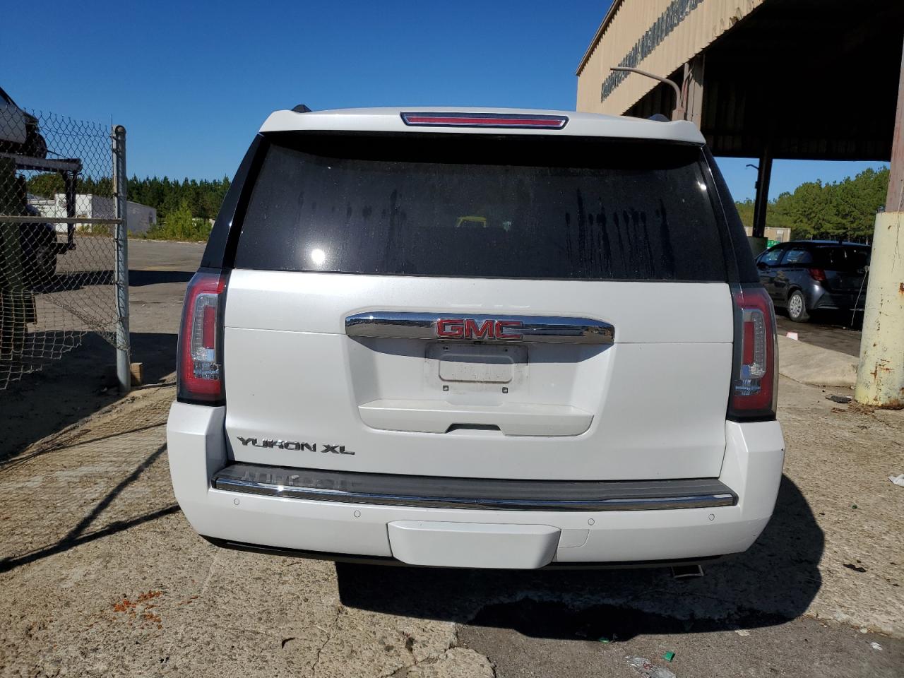 1GKS1HKJ3KR107881 2019 GMC Yukon Xl Denali