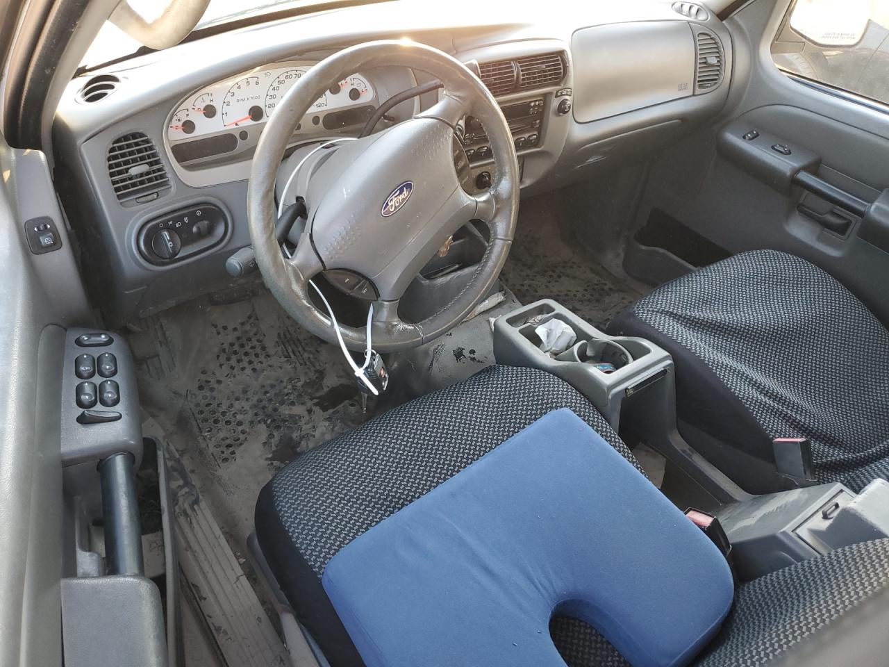 2004 Ford Explorer - Image 8
