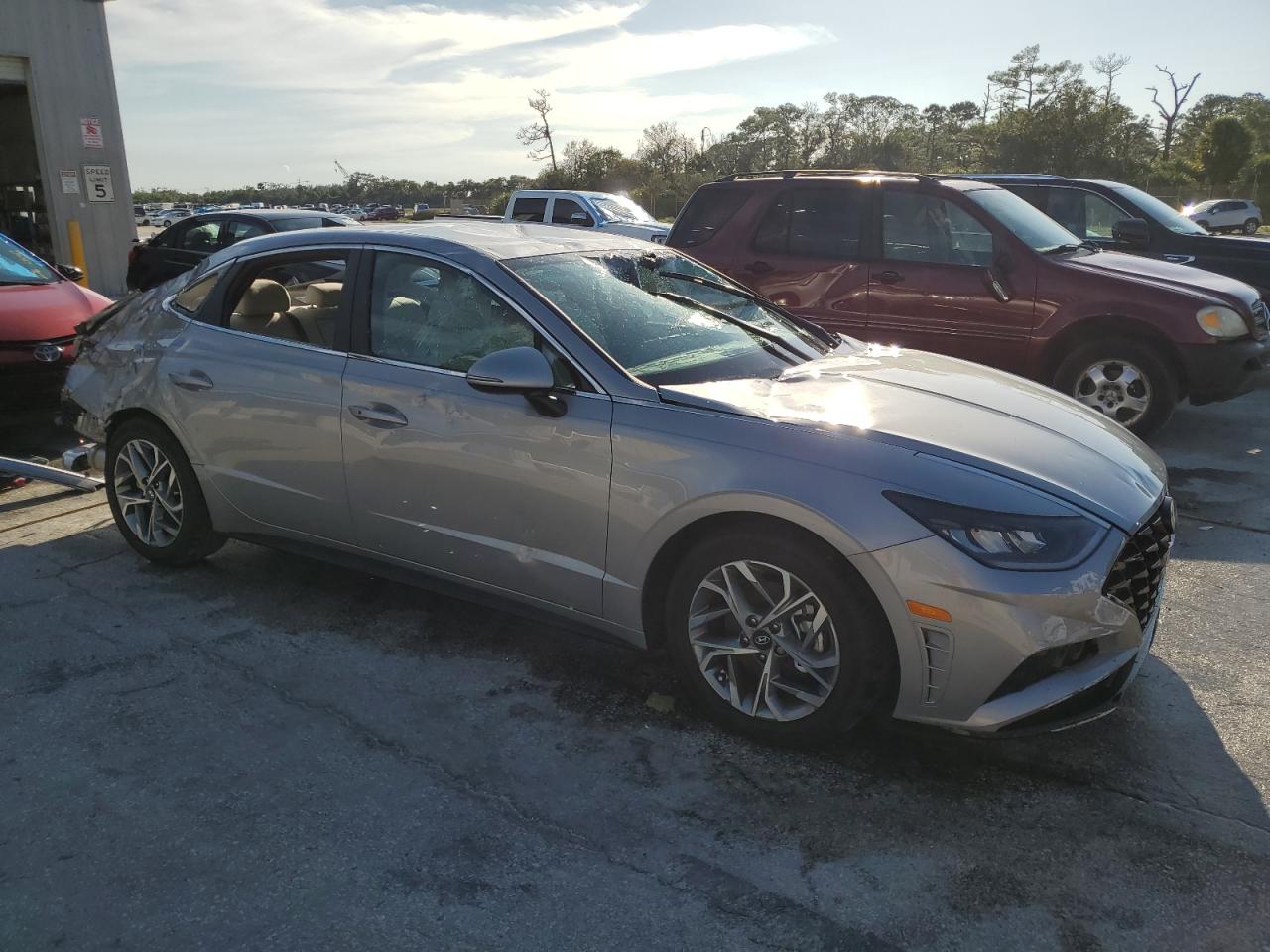 2023 Hyundai Sonata - Image 4
