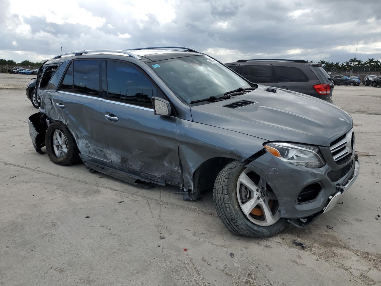 2017 Mercedes-Benz GLE - Image 4
