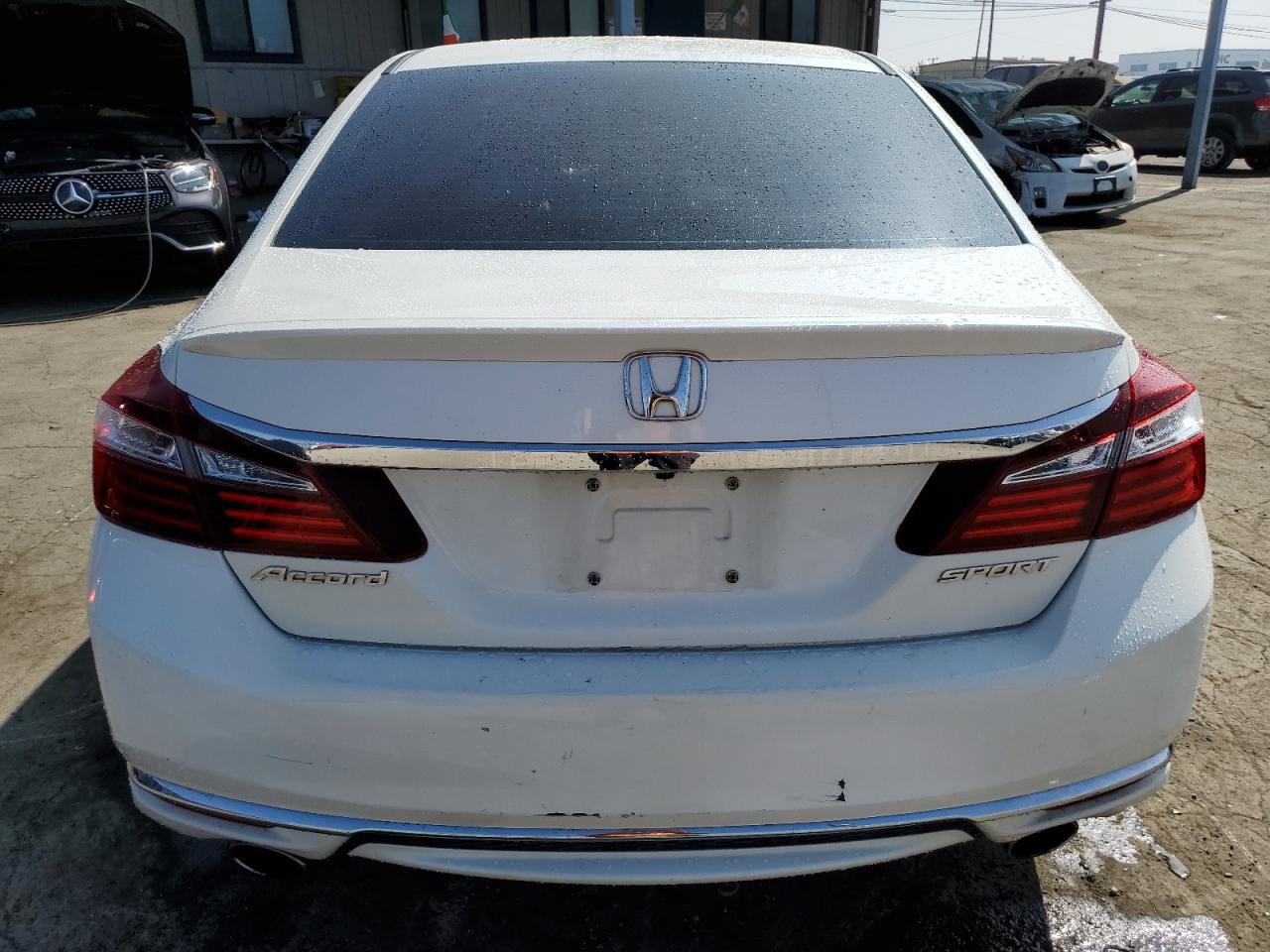 1HGCR2F53HA169910 2017 Honda Accord Sport