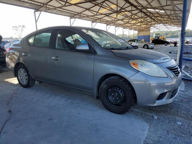  NISSAN VERSA 2013 Srebrny