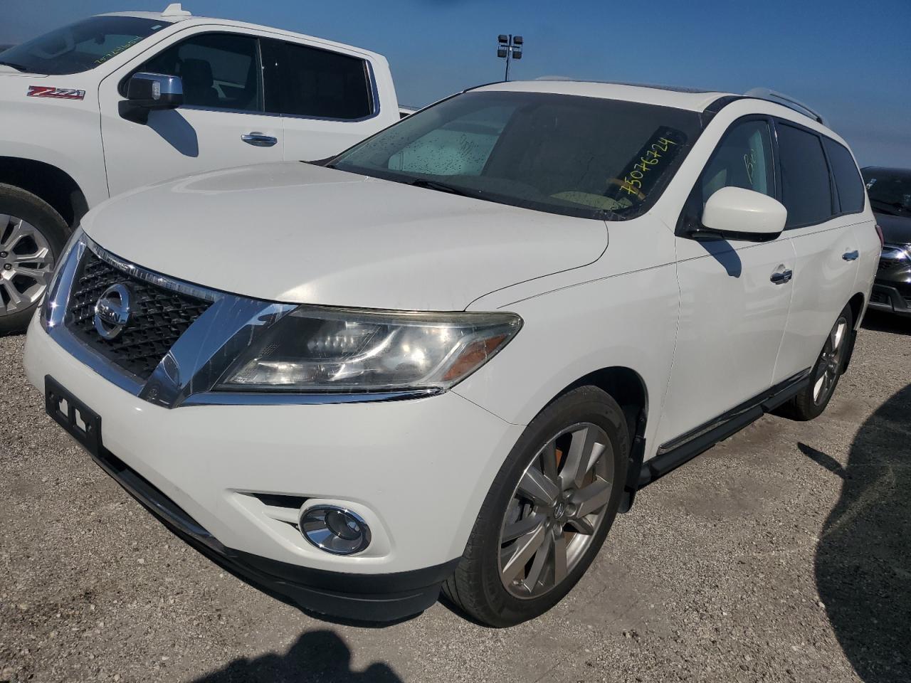 2014 Nissan Pathfinder - Image 1