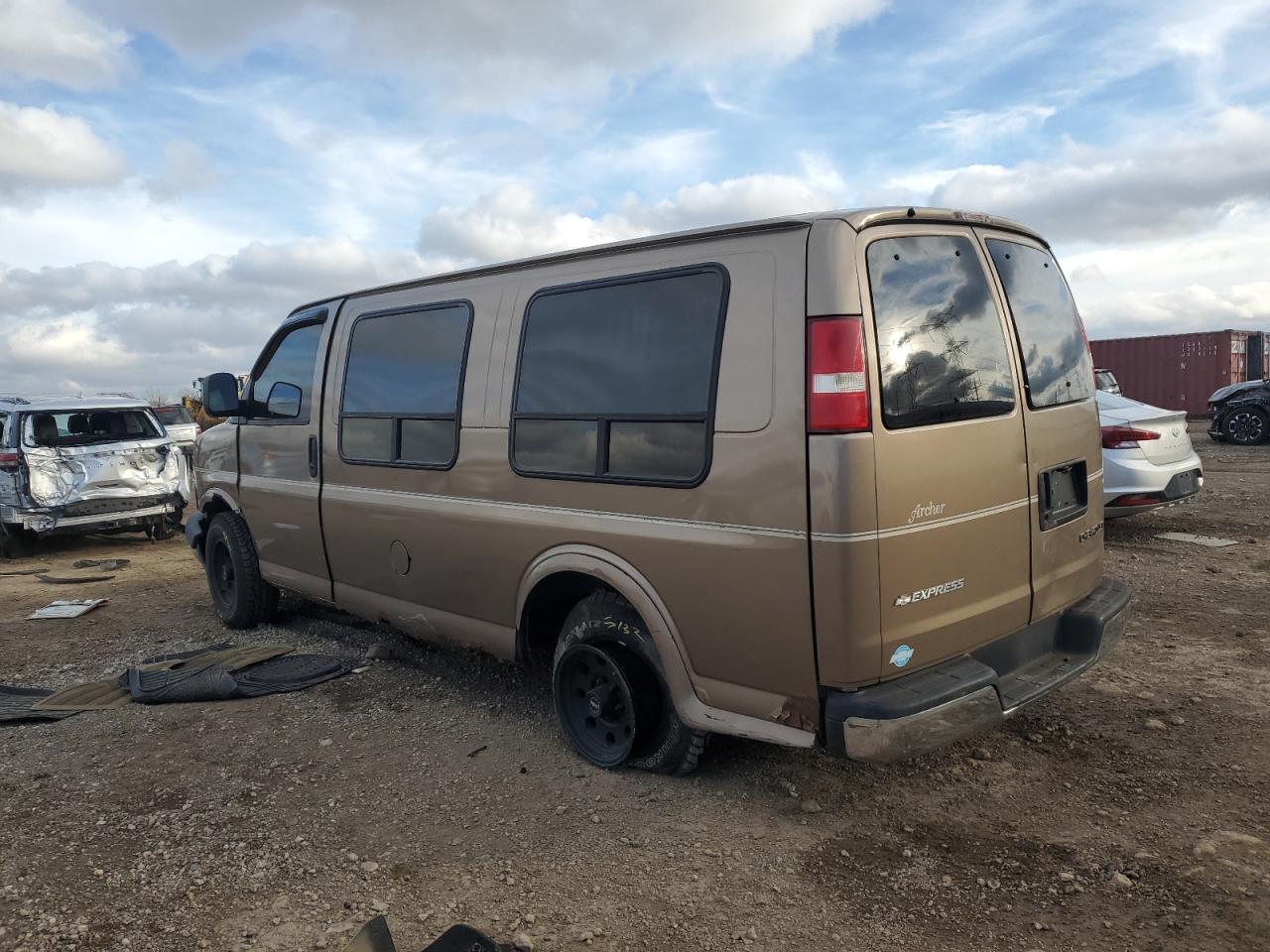 2004 Chevrolet Express - Image 2