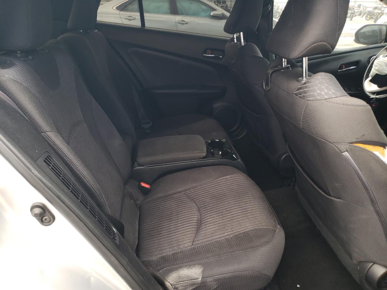 2017 Toyota Prius - Image 11