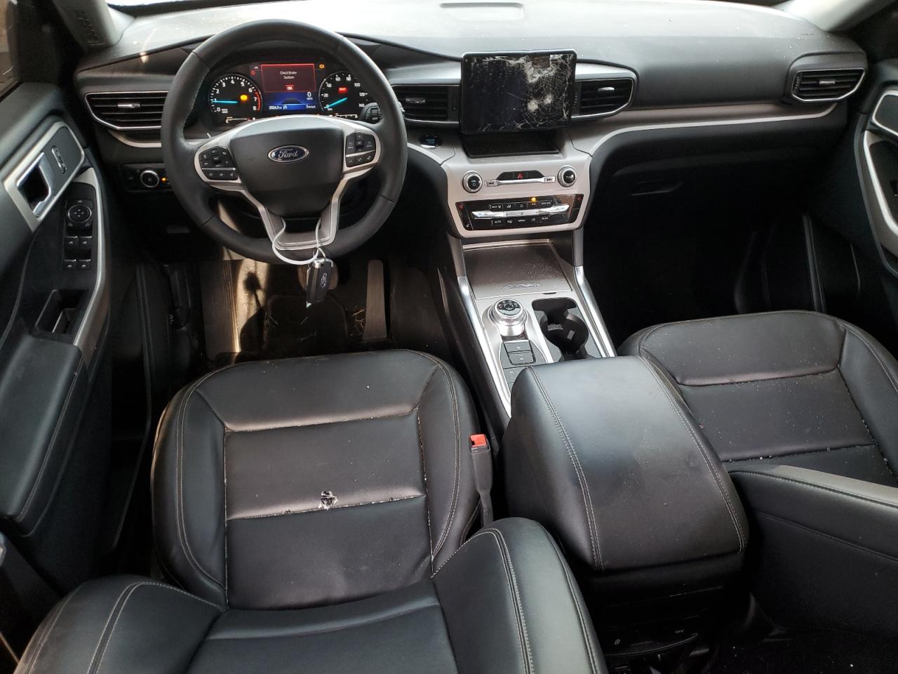 2023 Ford Explorer - Image 8