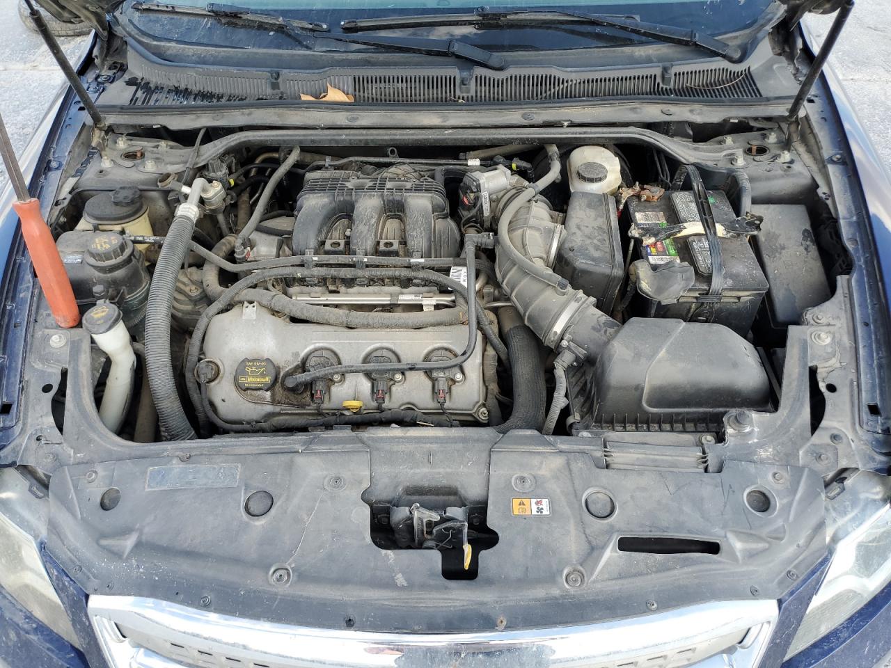 2011 Ford Taurus - Image 11