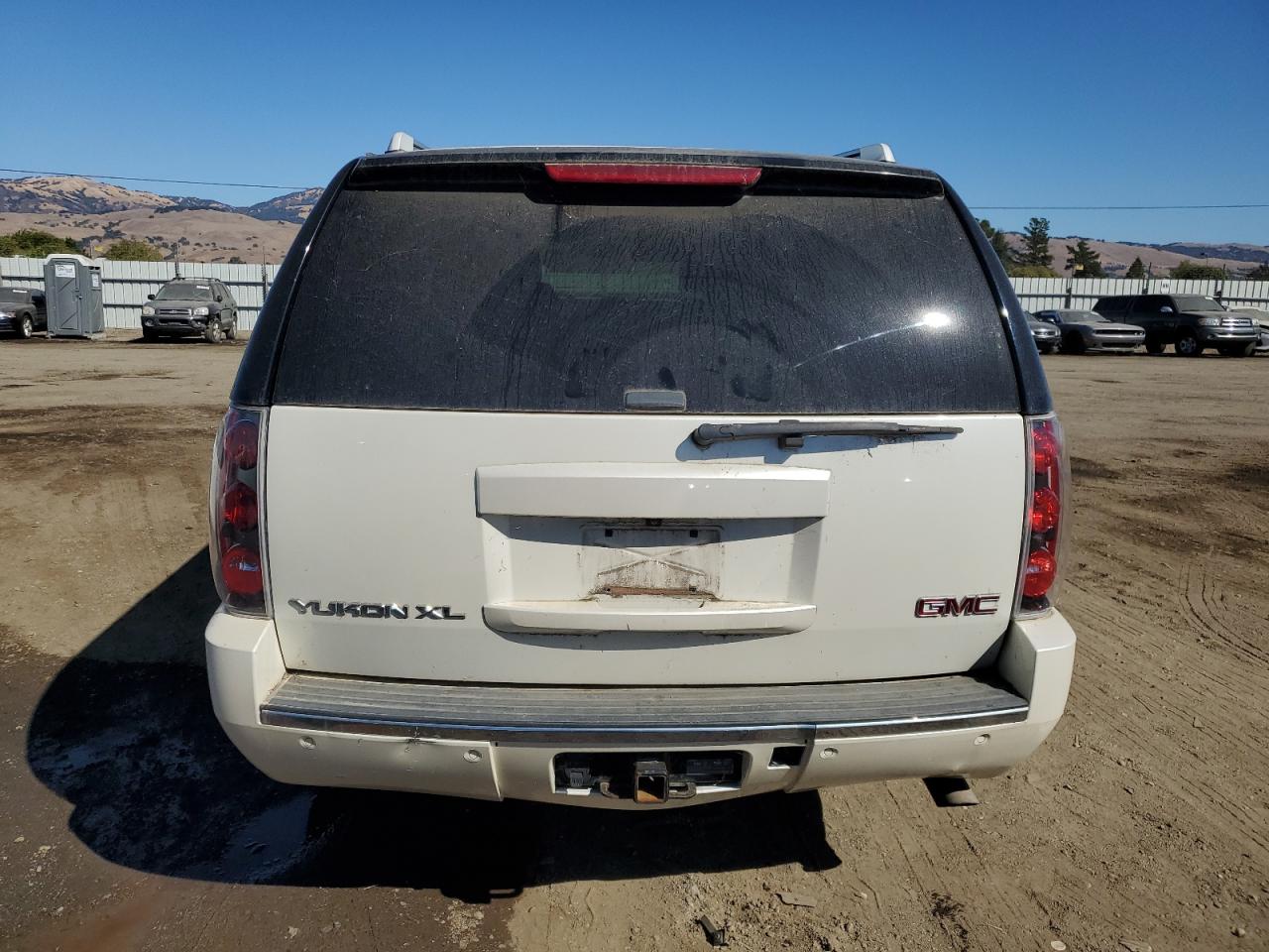 1GKS2MEF9ER218890 2014 GMC Yukon Xl Denali