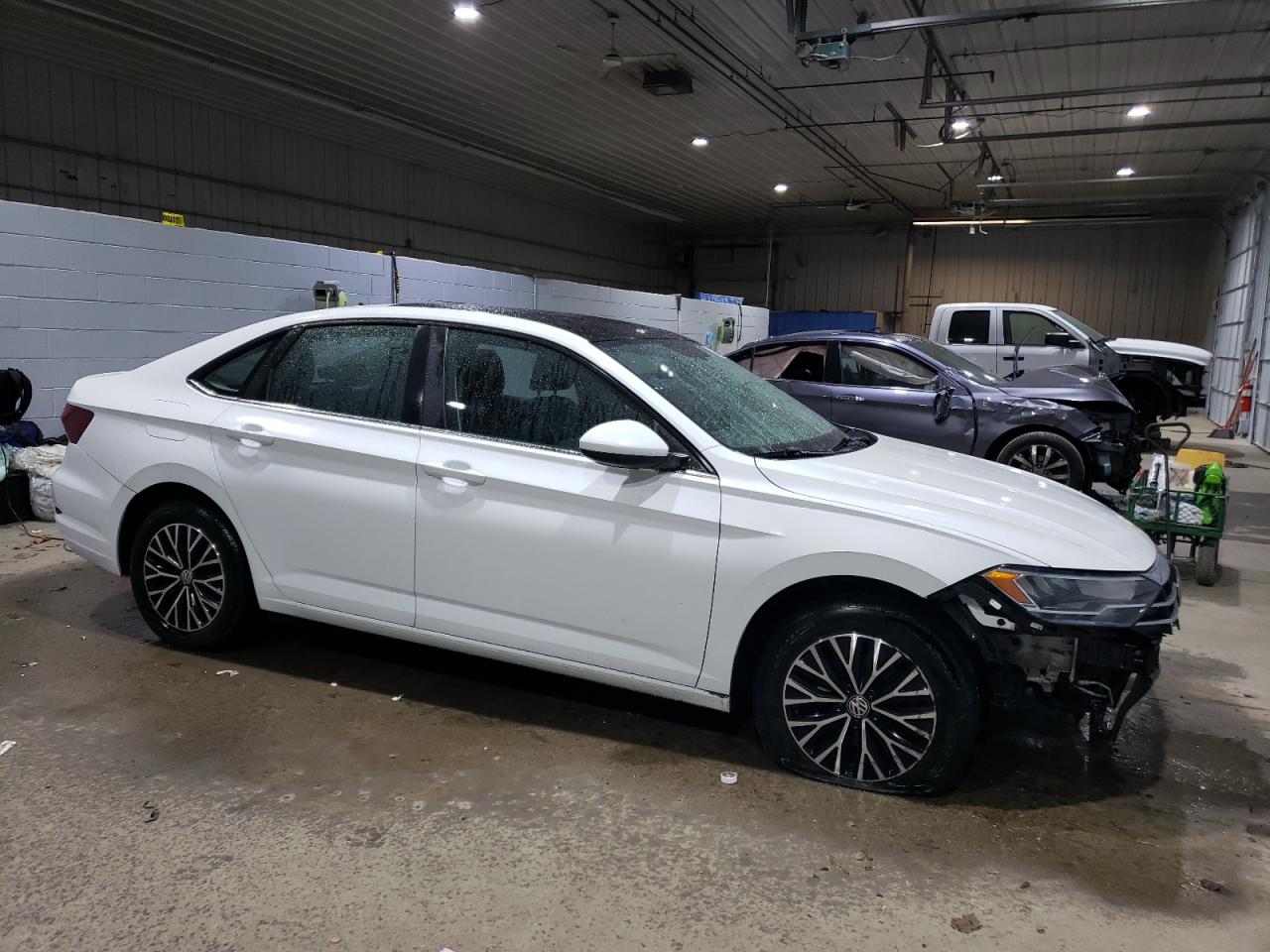 2019 Volkswagen Jetta - Image 4