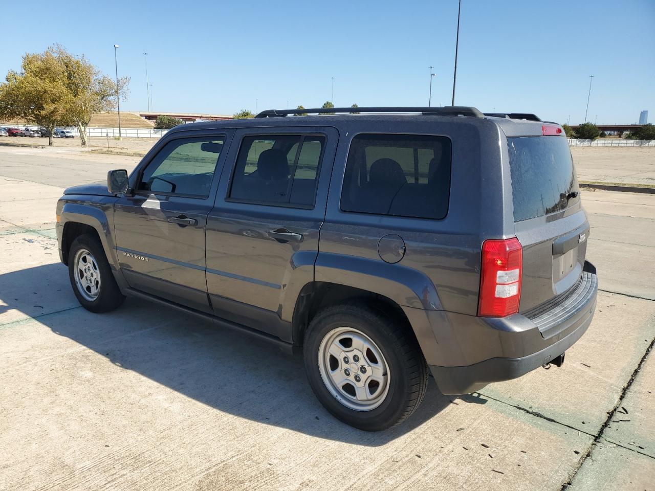 2016 Jeep Liberty (Patriot) - Image 2