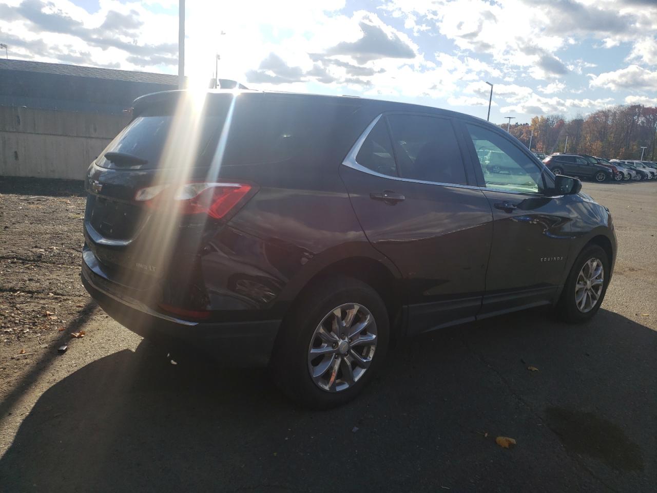 2019 Chevrolet Equinox - Image 3