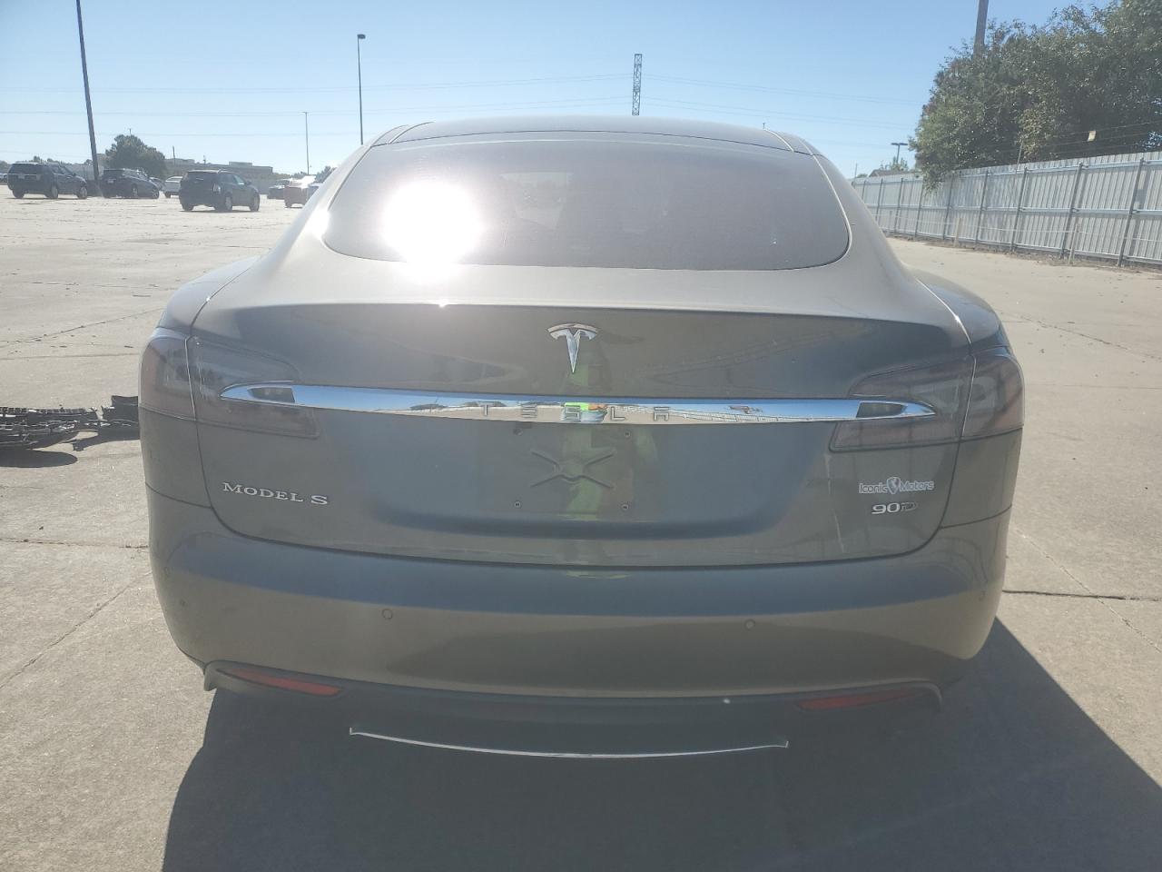 2015 Tesla Model S VIN: 5YJSA1E28FF106499 Lot: 77380494