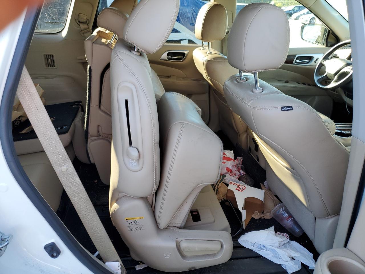 2017 Nissan Pathfinder - Image 11