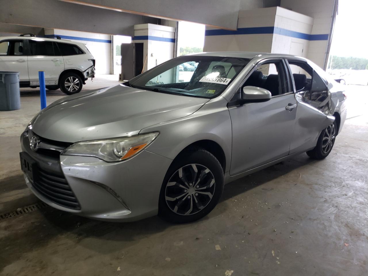 4T4BF1FK7FR489506 2015 TOYOTA CAMRY - Image 1