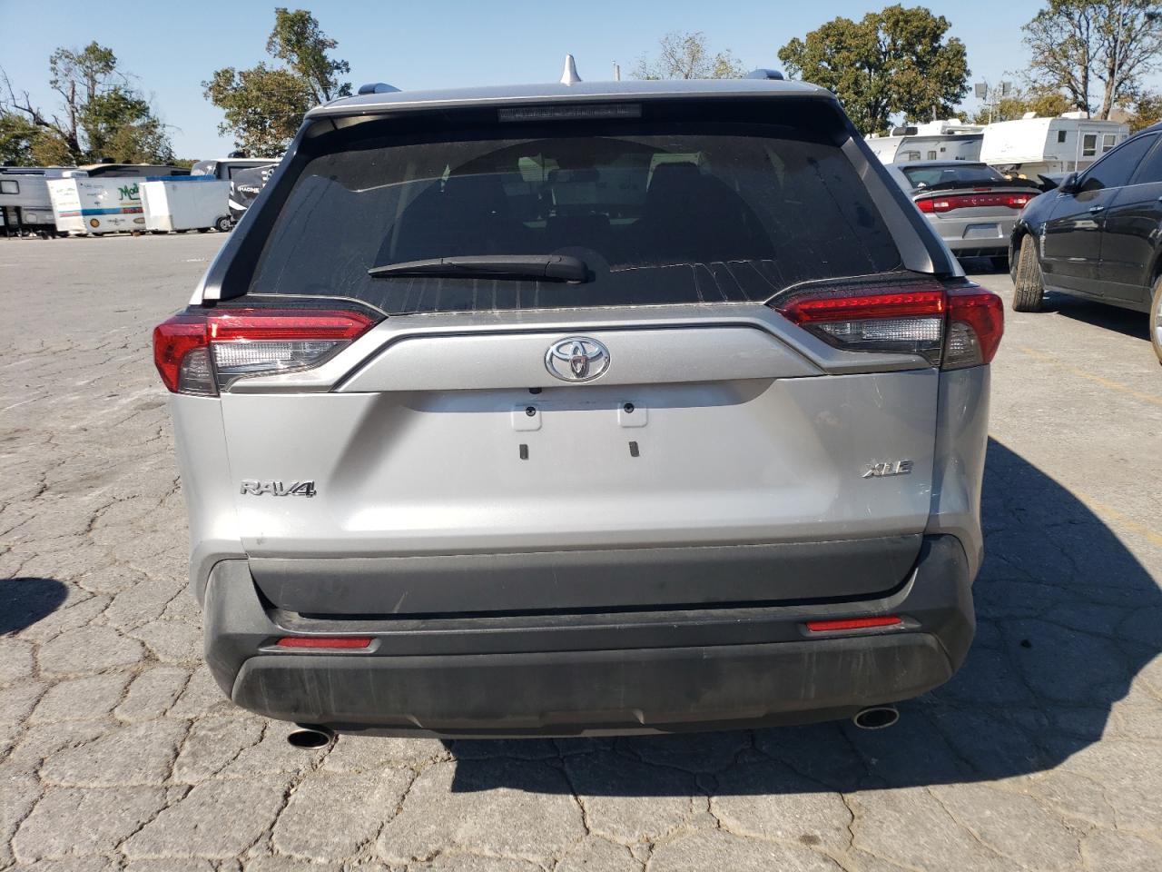 2022 Toyota Rav4 Xle VIN: 2T3W1RFV5NW227167 Lot: 75216384