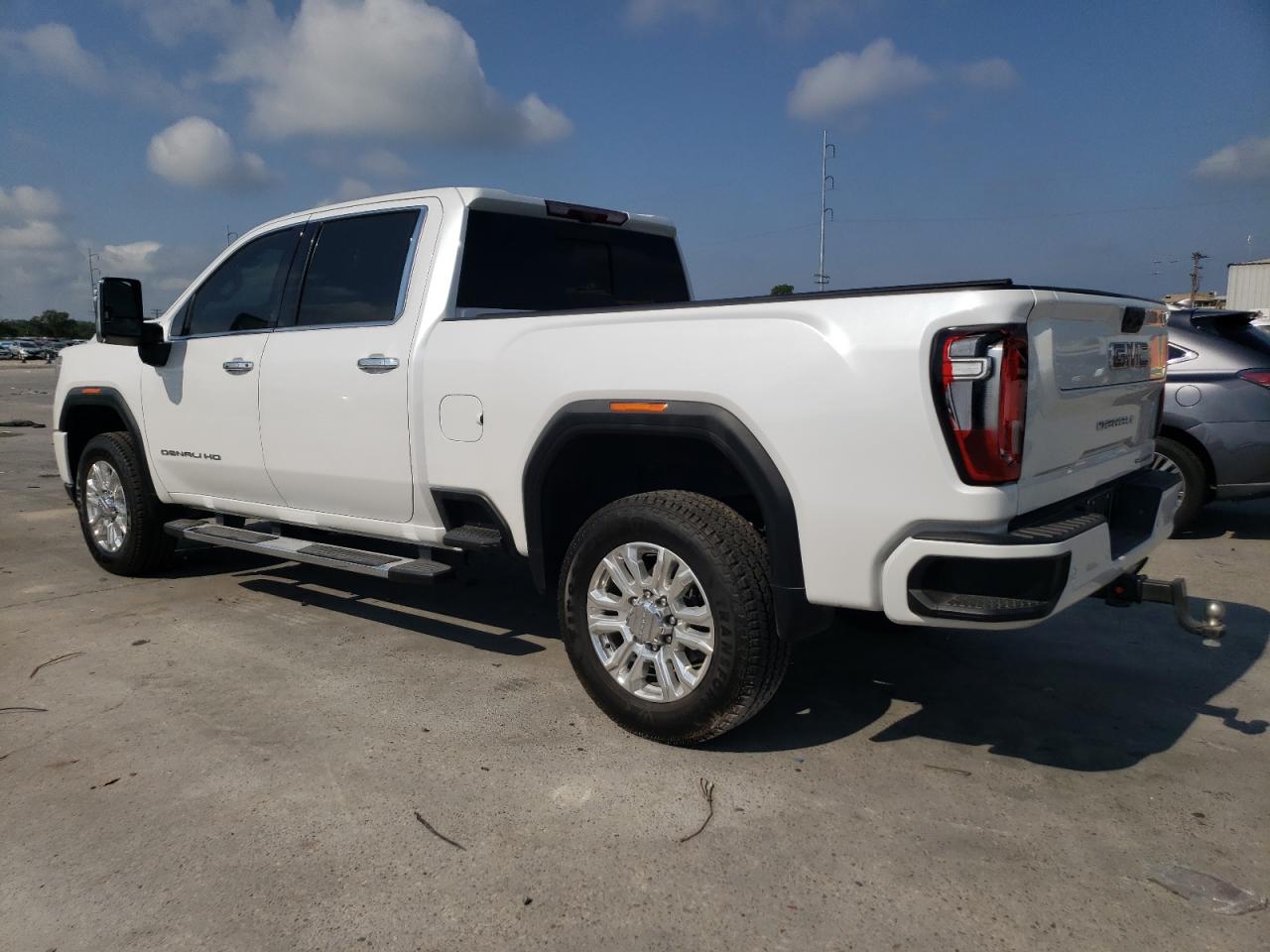 2022 GMC Sierra - Image 2