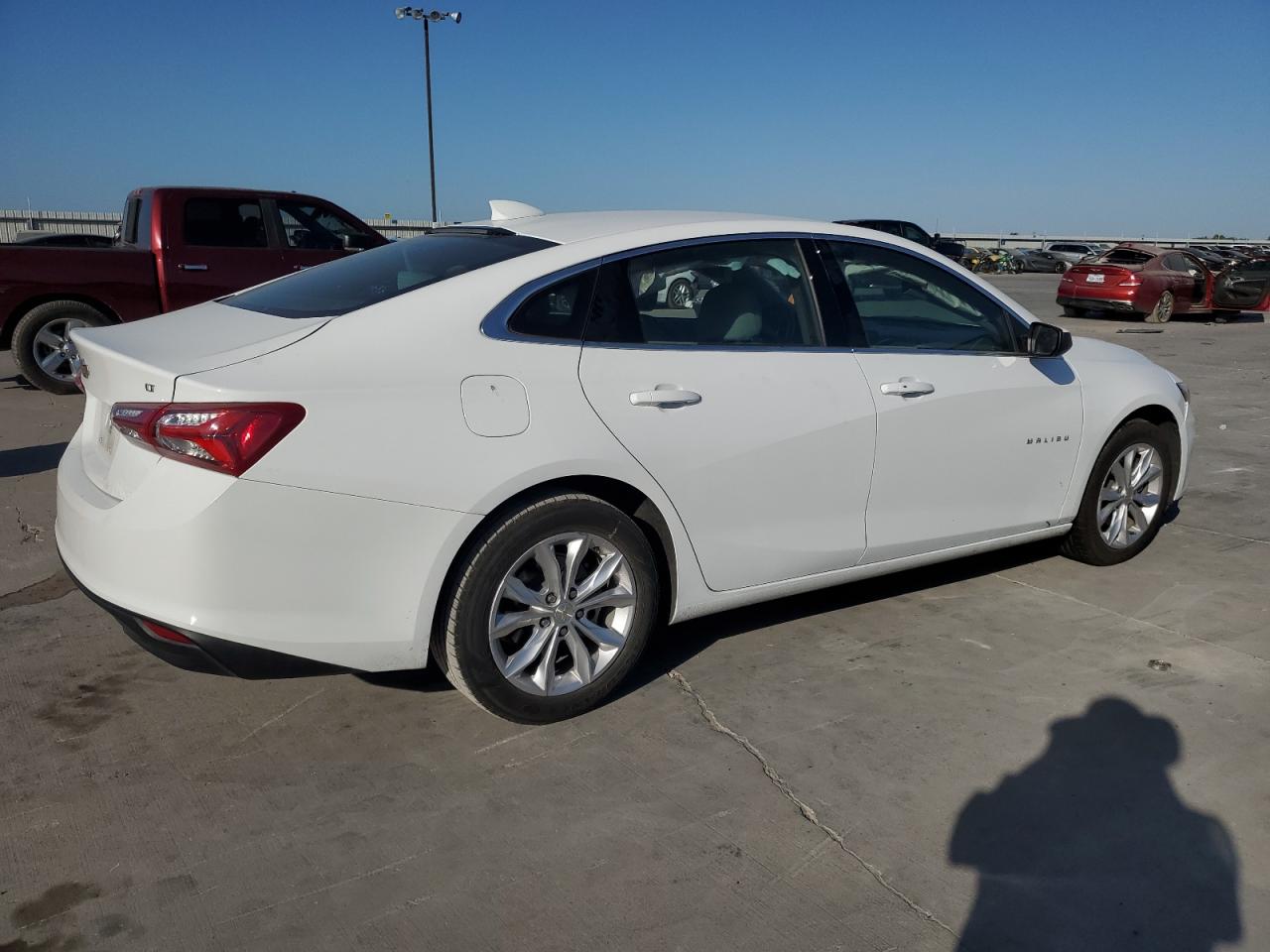 2022 Chevrolet Malibu - Image 3