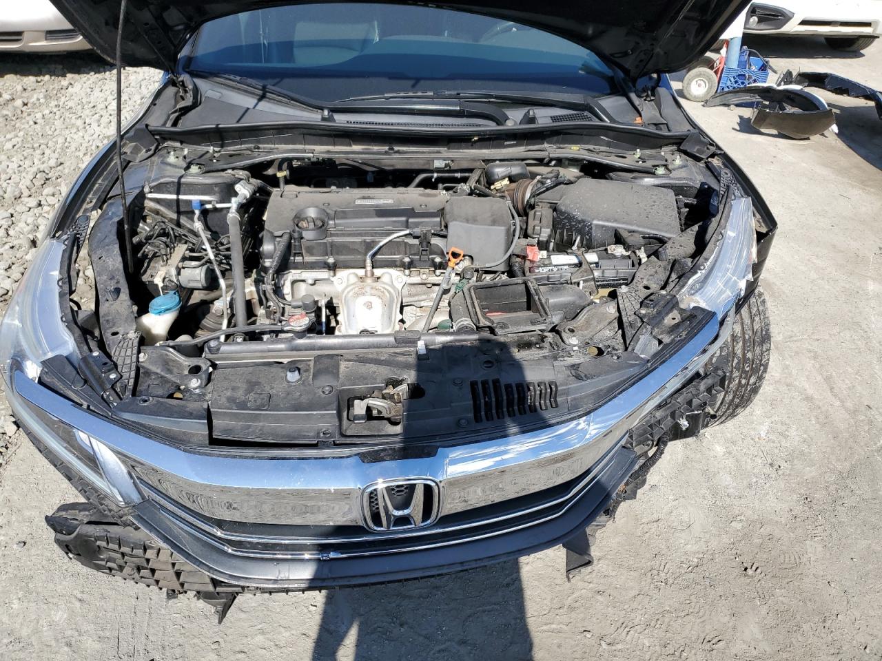 1HGCR2F55HA072305 2017 Honda Accord Sport