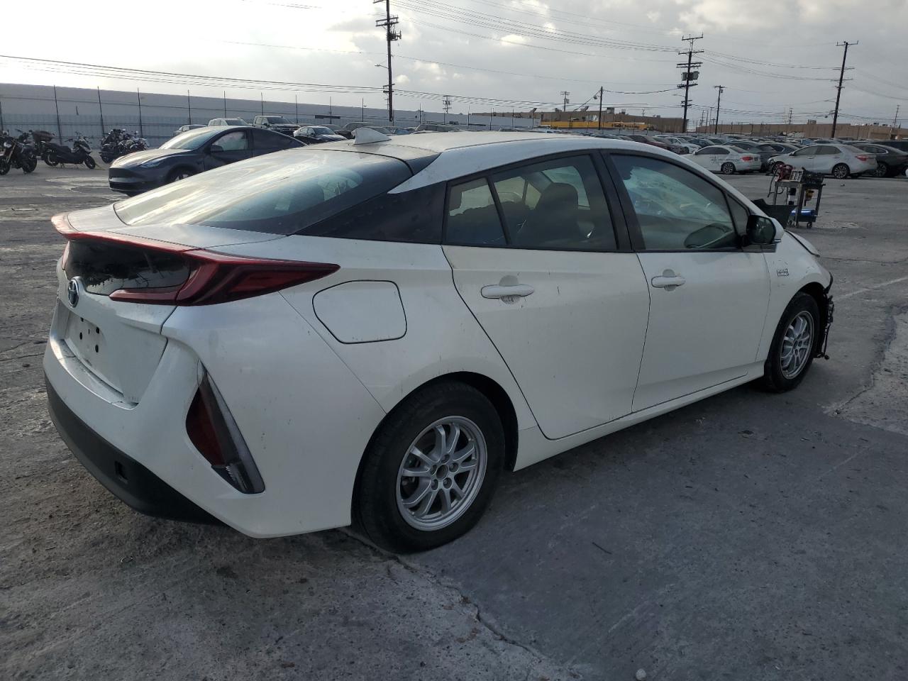 VIN JTDKARFP2H3067269 2017 TOYOTA PRIUS no.3