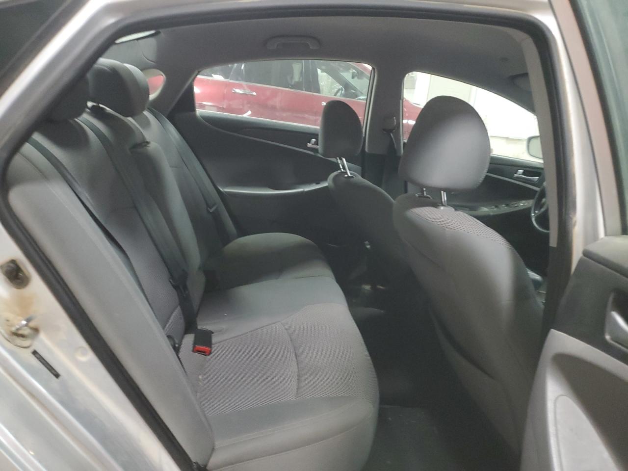 2012 Hyundai Sonata - Image 10