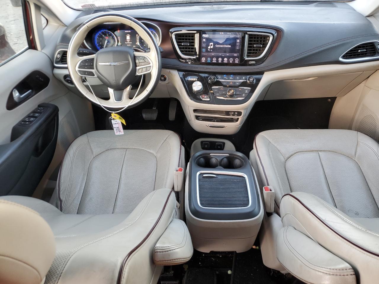 2018 Chrysler Pacifica - Image 8