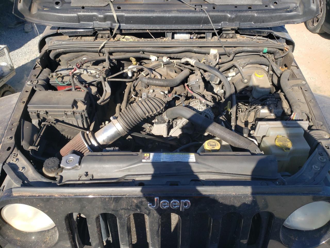 2009 Jeep Wrangler - Image 12