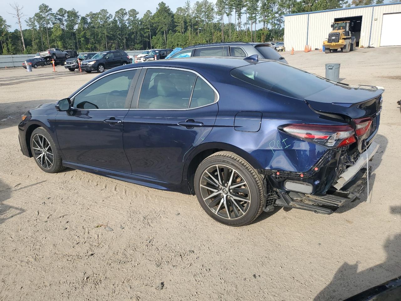 4T1G11AK6MU452594 2021 TOYOTA CAMRY - Image 2