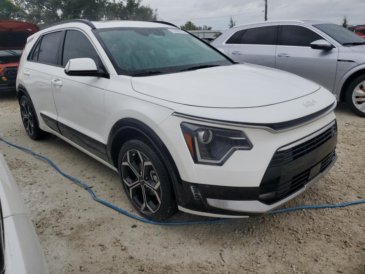 2023 Kia Niro - Image 4